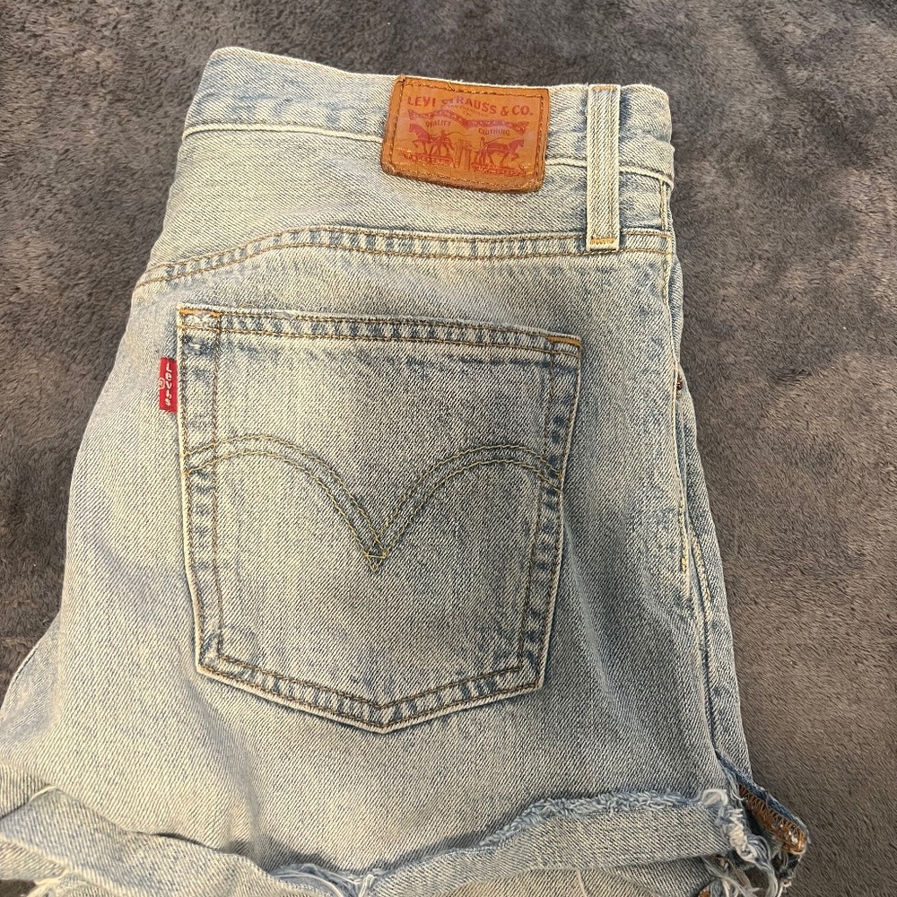 Levi’s shorts
